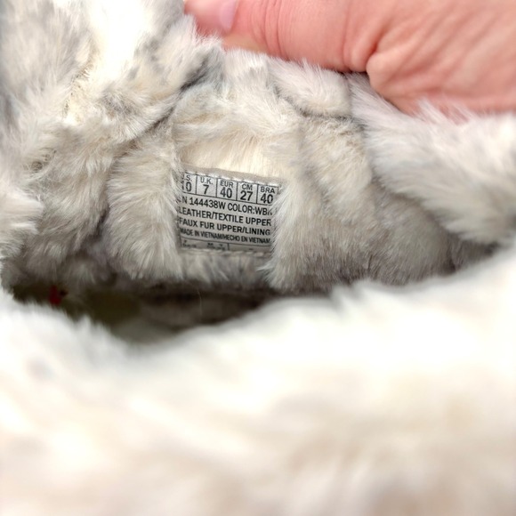 NWOT Skechers On The Go Beige Suede Faux Fur Trim Ankle Boots Sz 10 Winter Snow - Picture 2 of 8